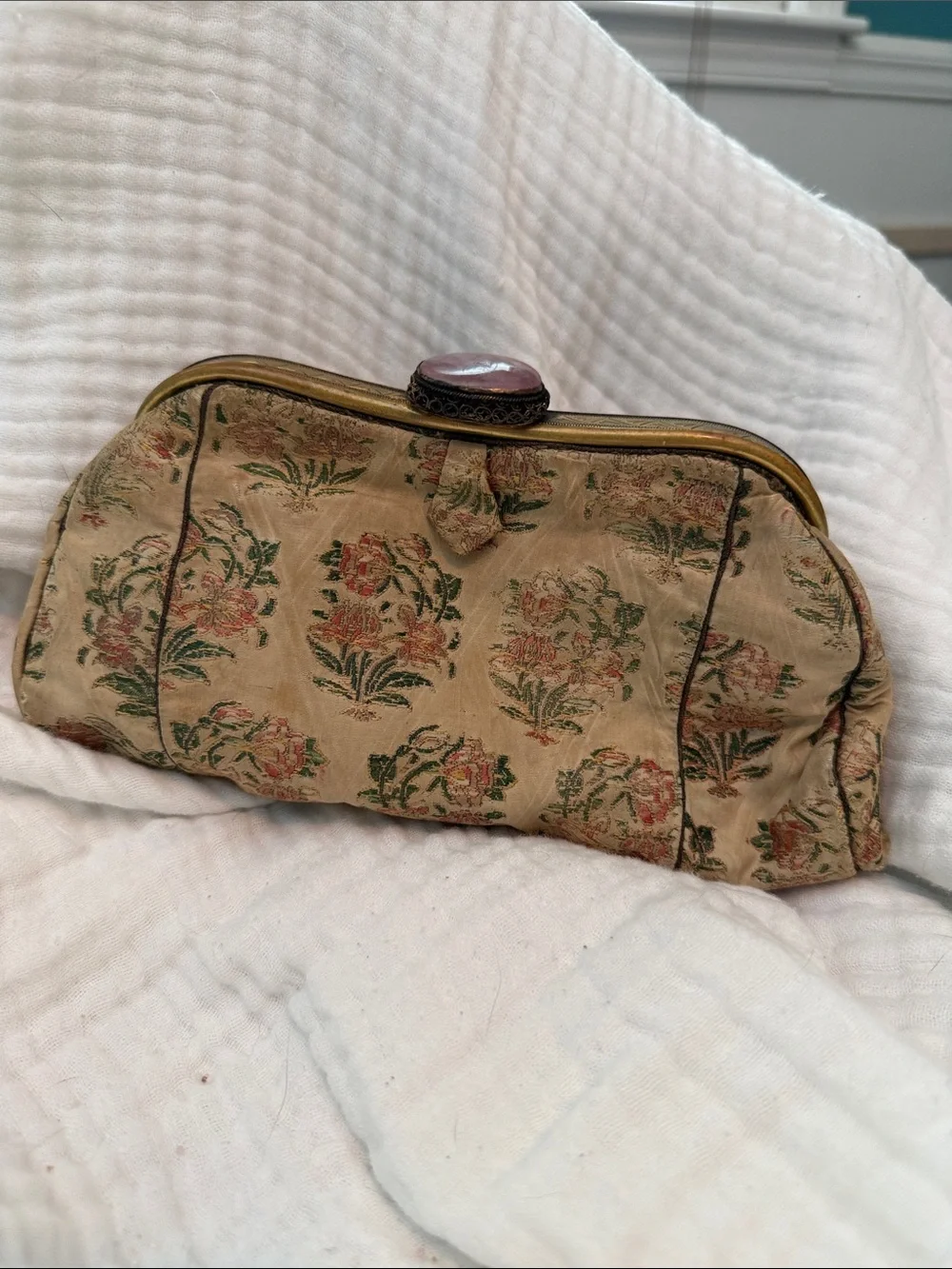 Vintage Floral Embroidered Beige Clutch Handbag